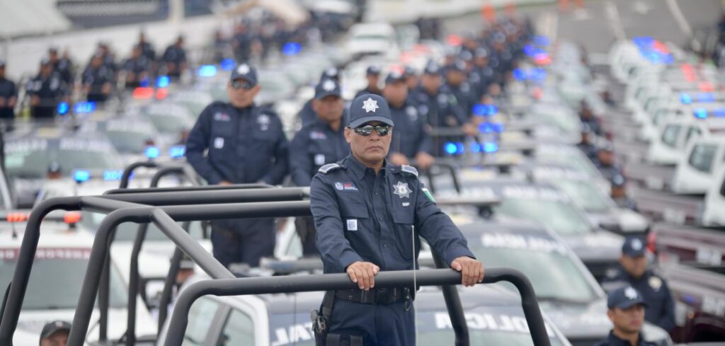 Entrega-de-patrullas-y-uniformes-1140x544