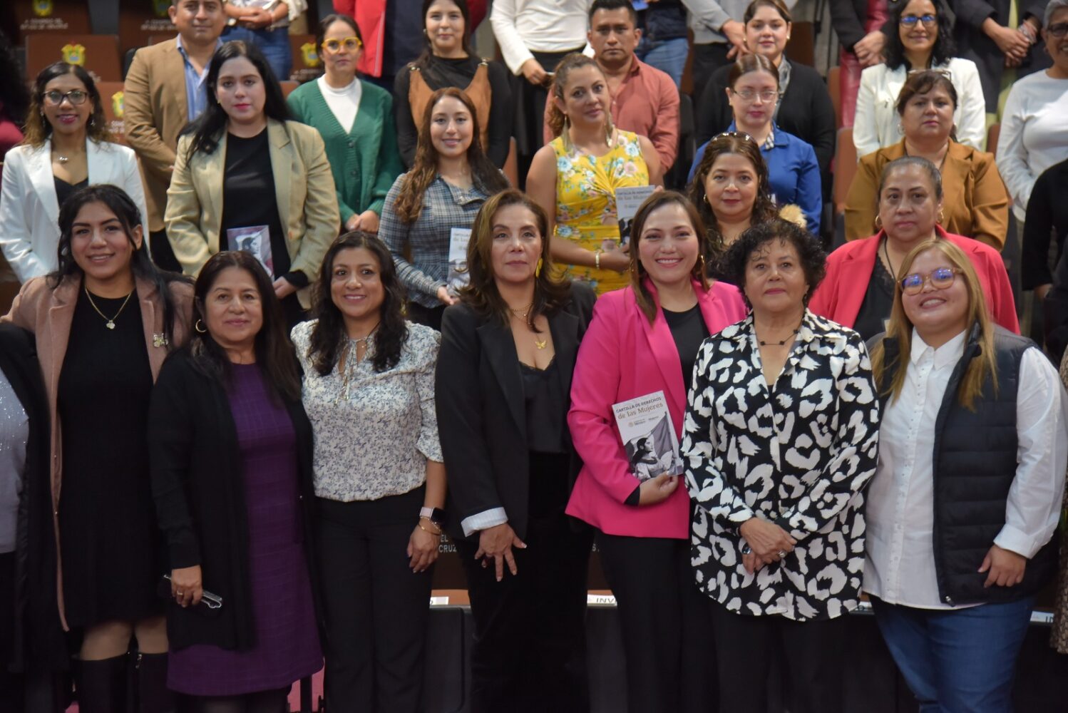 Dictan en el Congreso conferencia sobre la Cartilla de los Derechos de las Mujeres