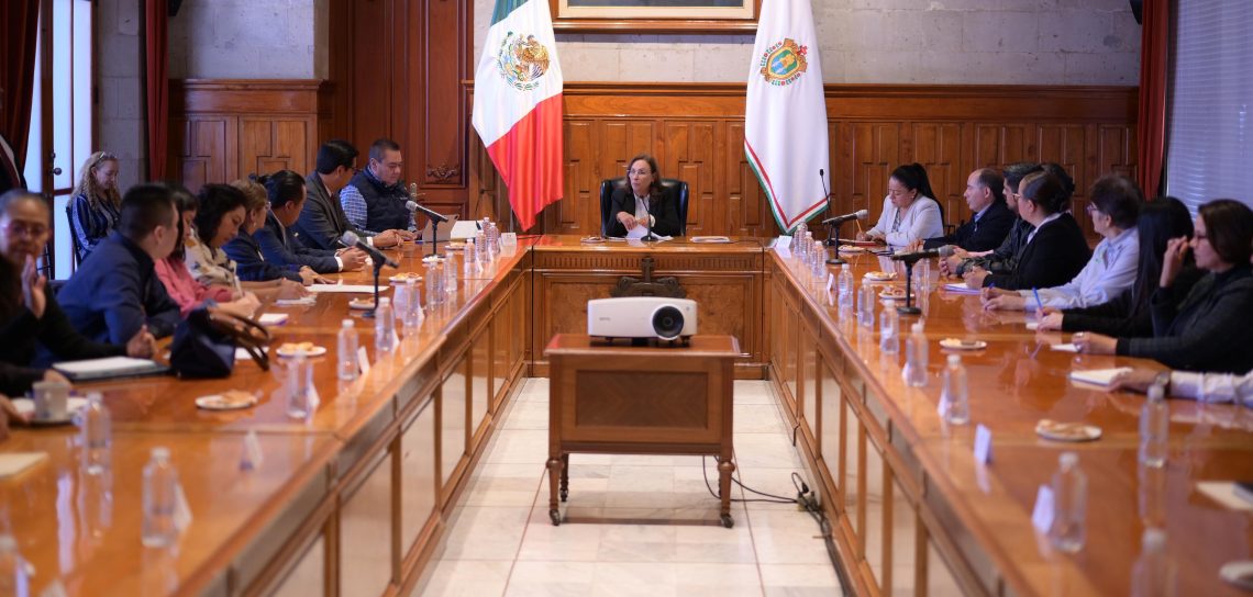 Rocío Nahle establece supervisión directa con directores para acelerar obras escolares