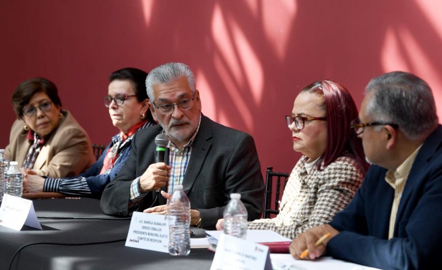 Instalan Alberto Islas y Daniela Griego Comisión de Transición
