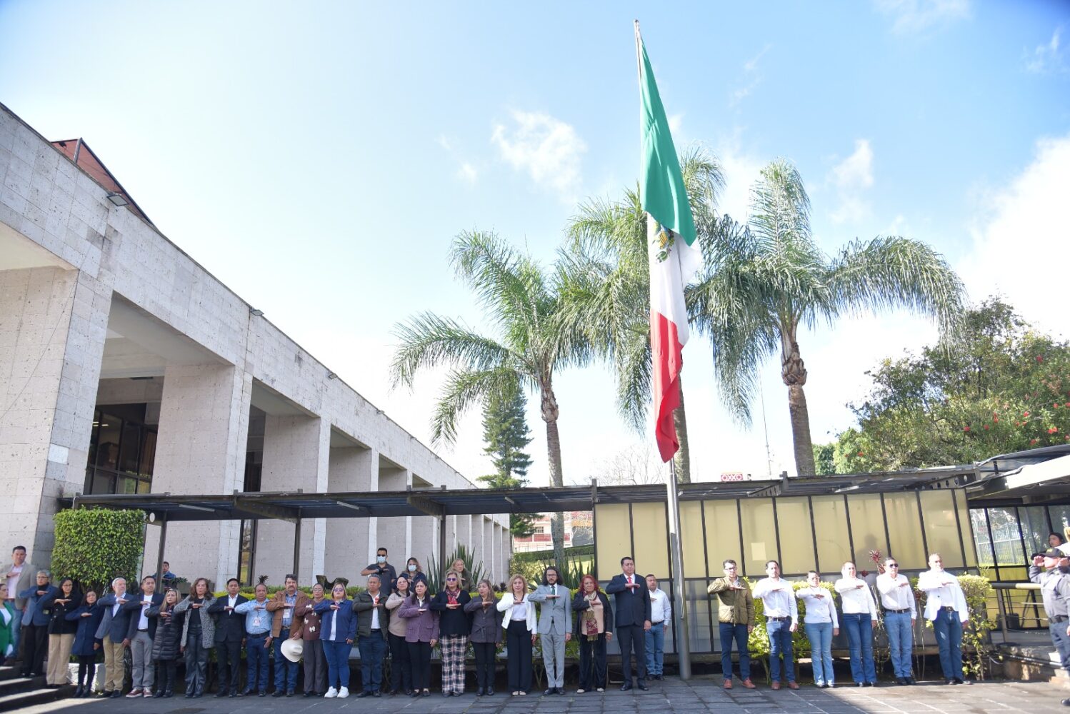 Bandera mexicana, símbolo de identidad y soberanía: diputado Ramón Díaz