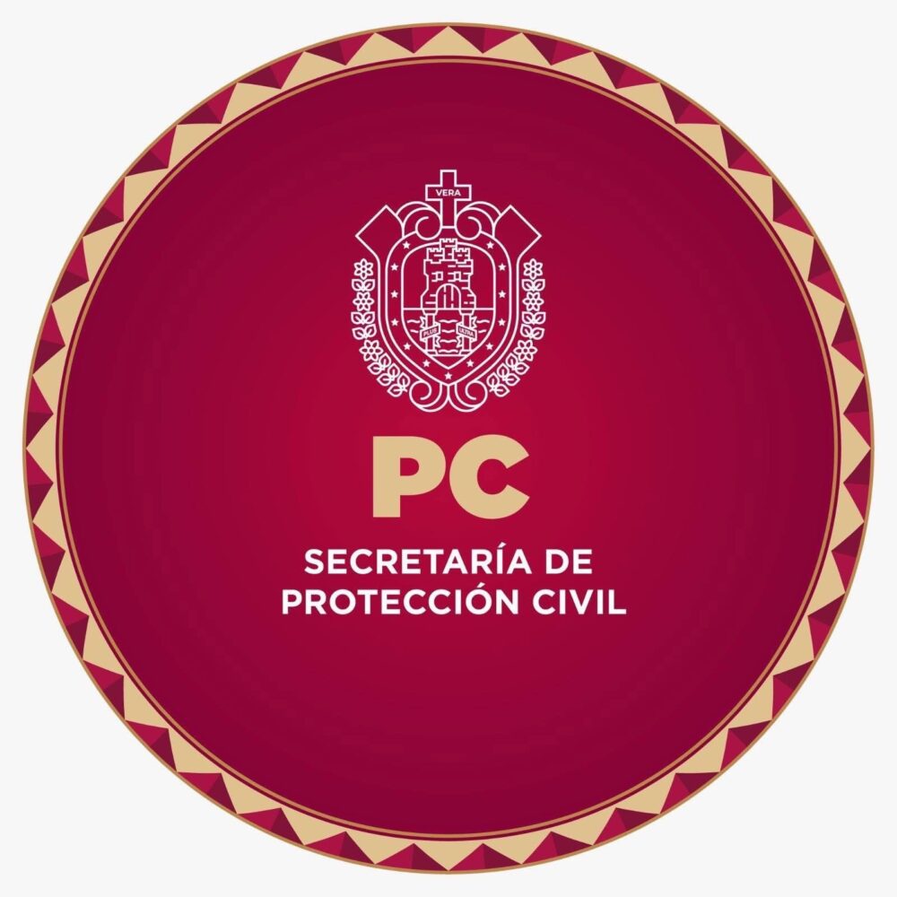 Gobierno del Estado atiende accidente vehicular en la autopista Isla–Acayucan