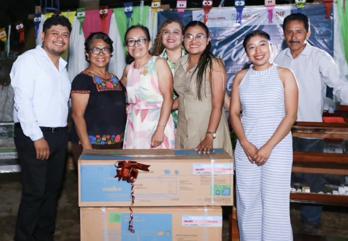 Gobierno de Citlaltépetl reconoce la labor docente con emotivo festejo por el Día del Maestro